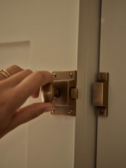 Grove Cabinet Latch, Antique Brass