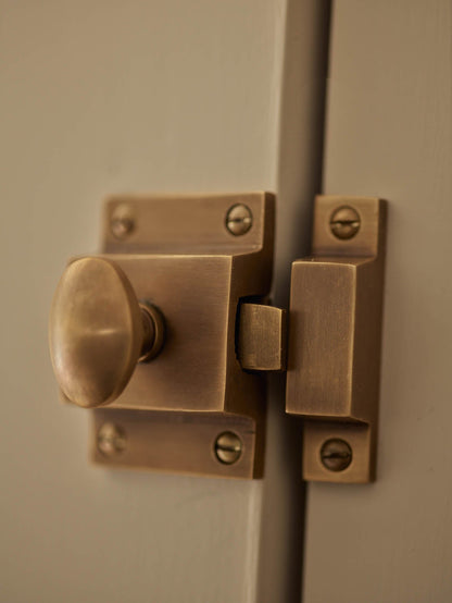 Grove Cabinet Latch, Antique Brass